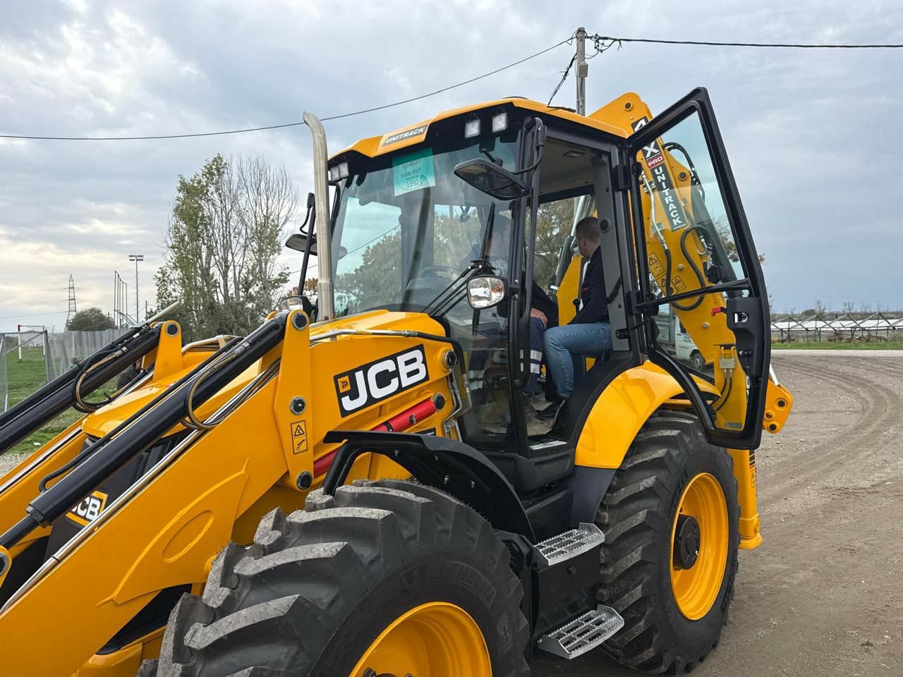 JCB5.jpg